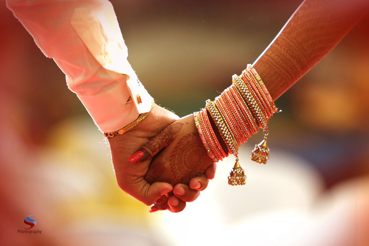 candid-wedding-photographers-chennai-(17)
